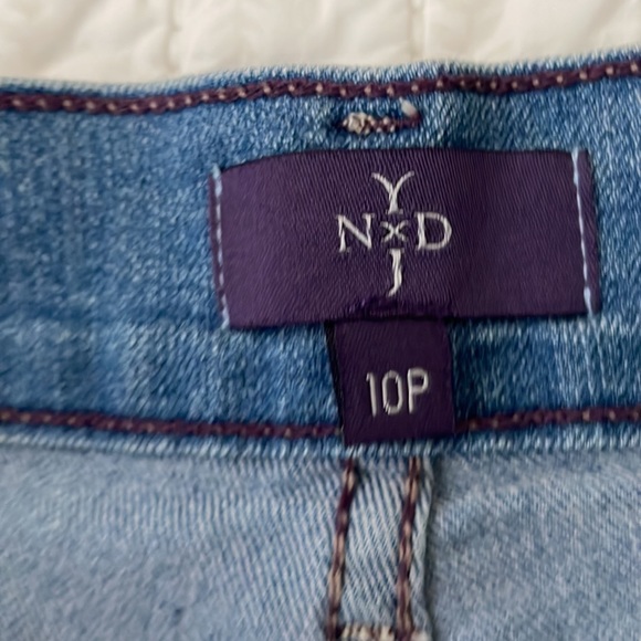 Not Your Daughter's Jeans Light Wash Dayla Wide Cuff Jean Capri - Picture 3 of 7